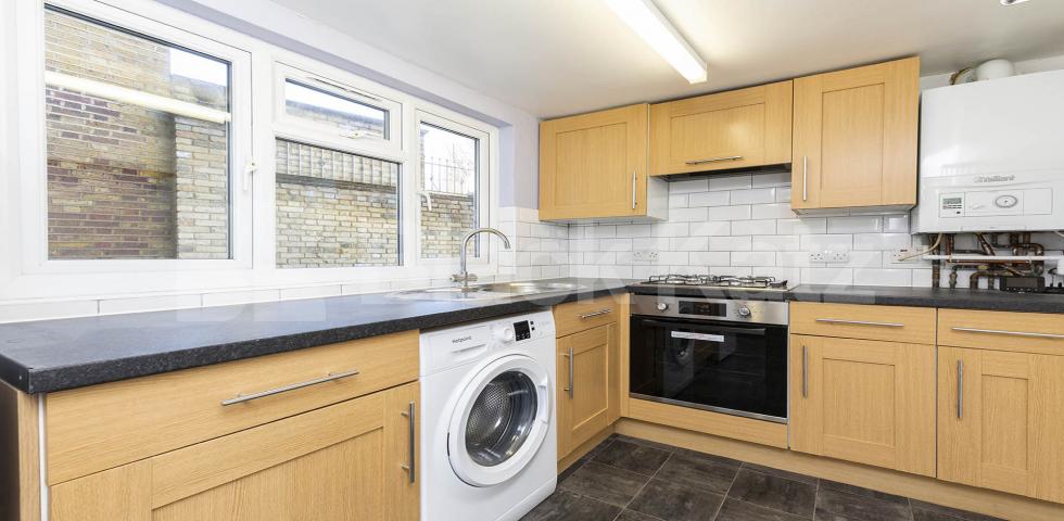 			Garden, 1 Bedroom, 1 bath, 1 reception Apartment			 Stamford Hill, Stoke Newington